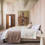 Noble Floor Art R&r Apartment Venice