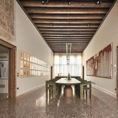 Noble Floor Art R&r * 베니스