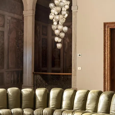 Noble Floor Art R&r * 베니스