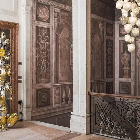 Appartement Noble Floor Art R&r